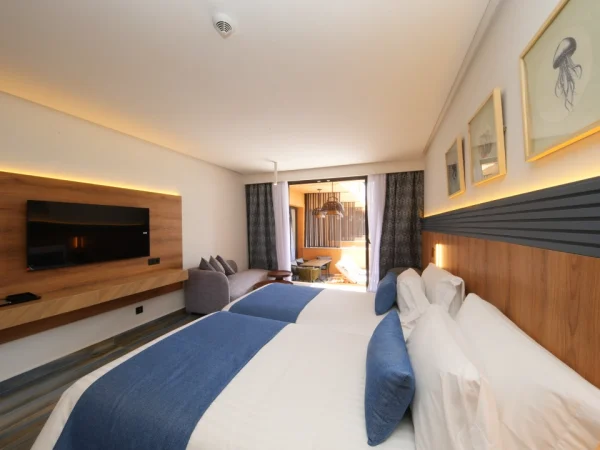 Standard Family Room (3)